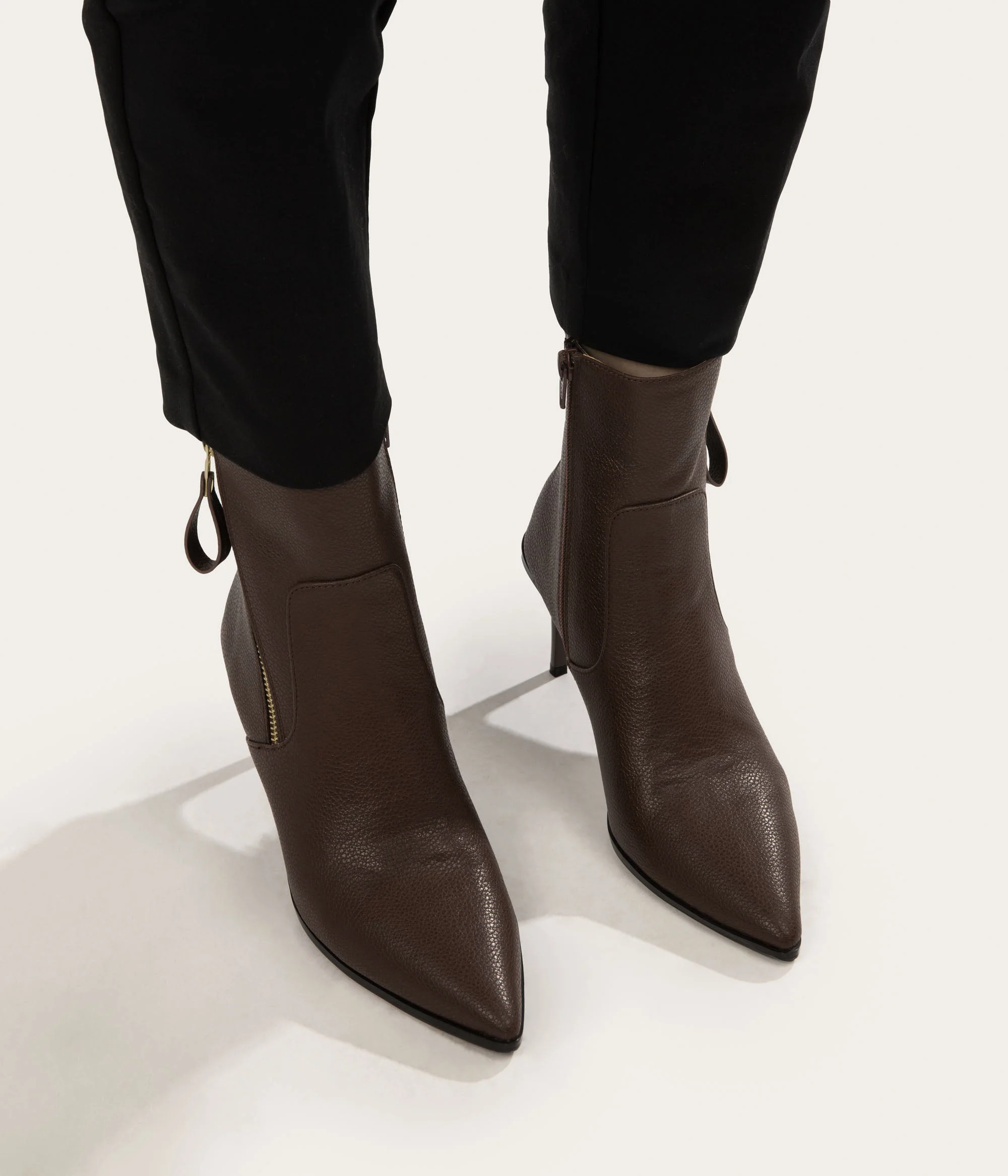 ALAIA Women's Vegan Boots - Image 12