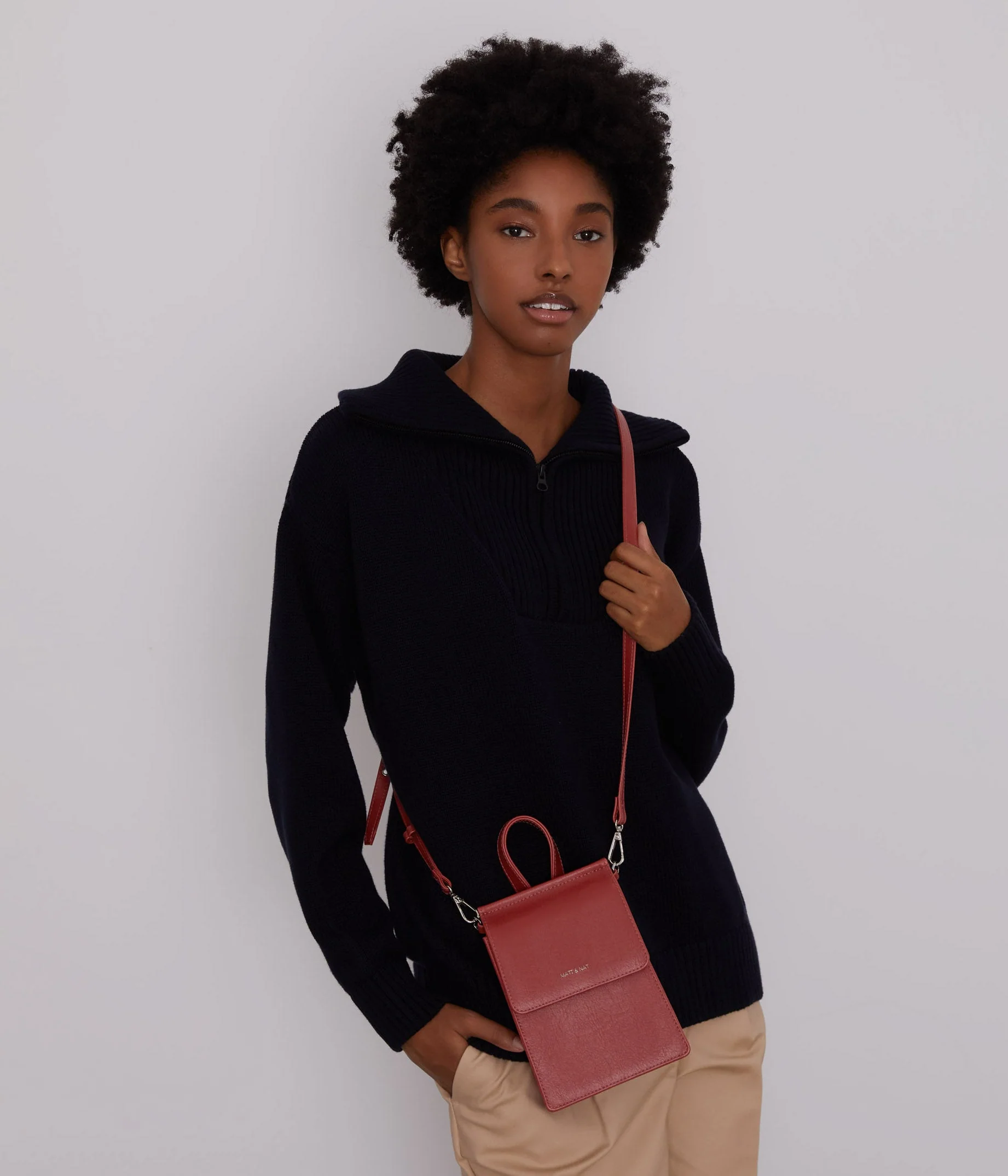 THESSA Vegan Crossbody Bag - Vintage - Image 6
